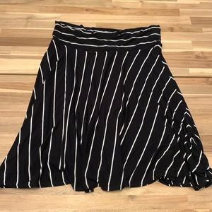 Max Studio Black/White Striped Flair Skirt - Size XL